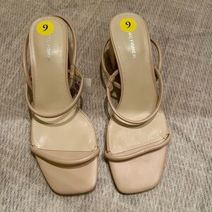 NWT Marc Fisher block heel size 9
